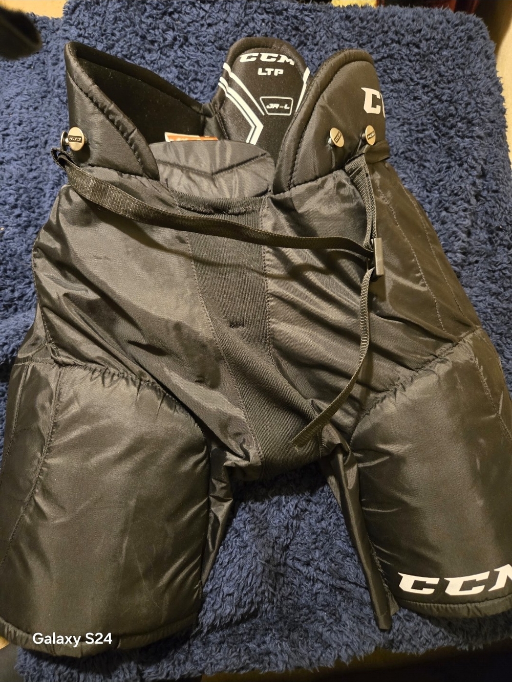 Youth -CCM Large Black Hockey Pants - Protective Youth Bottoms